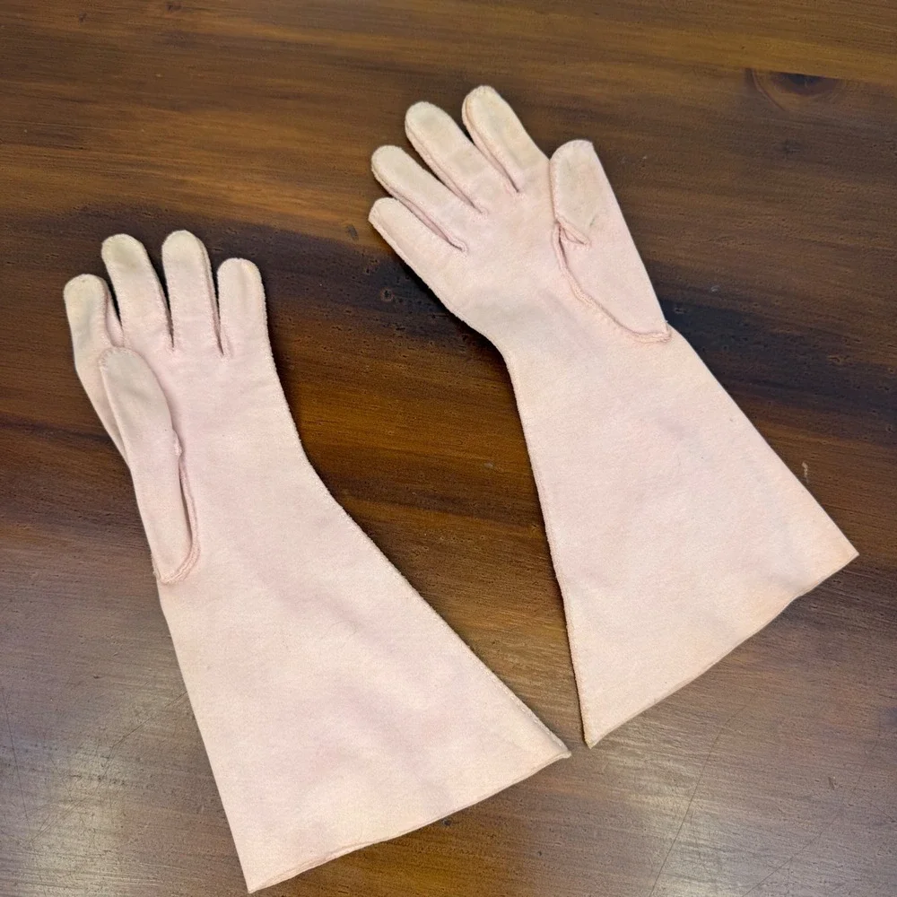 Vintage Blush Pink Gauntlet Gloves Smocked Wrist Detail Mid Century Formal